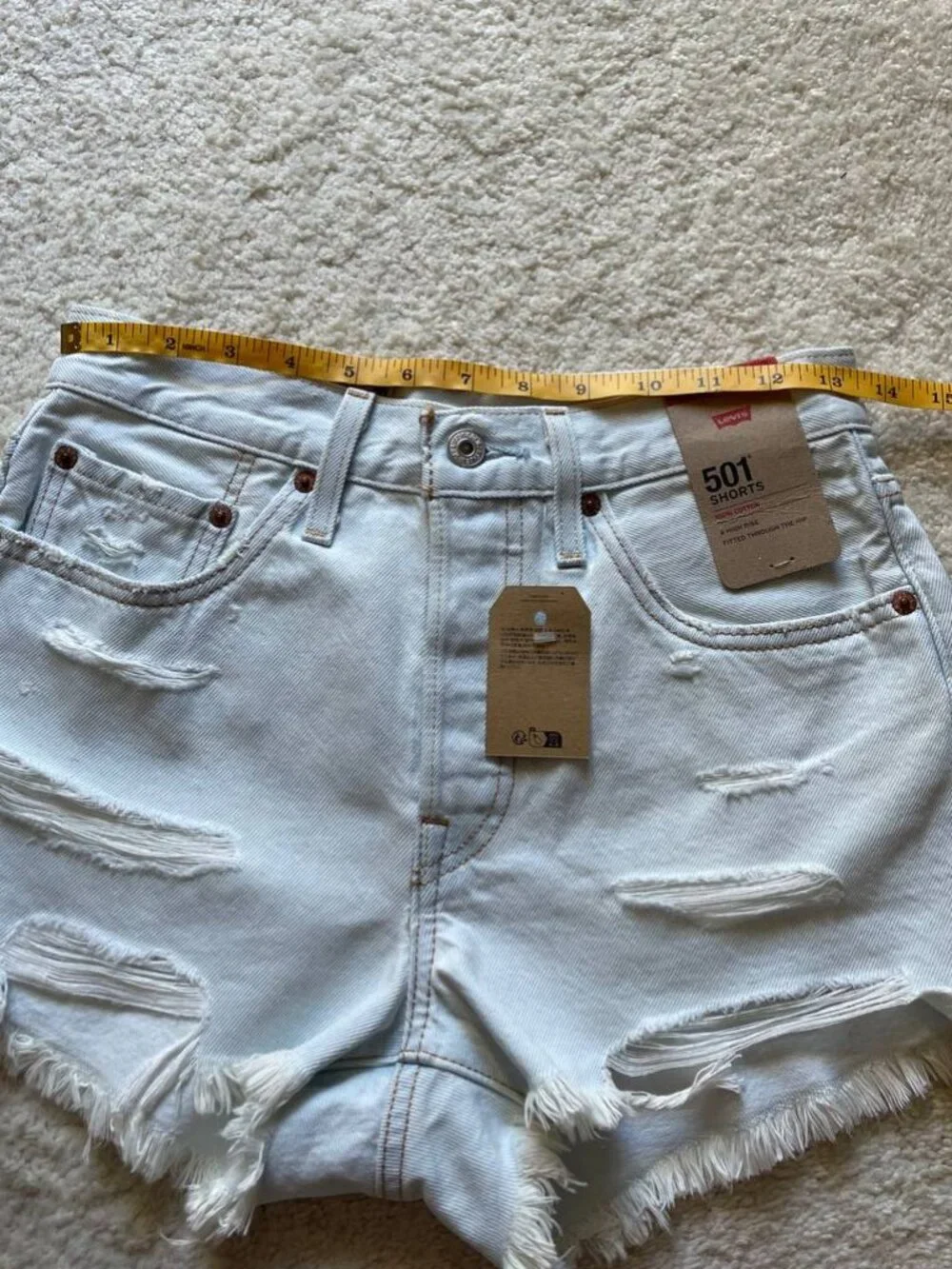 NWT Levi's 501 High Rise Distressed Women’s Denim Shorts Size 26 - Picture 7 of 11